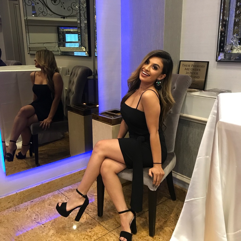 Beautiful classy dress (black )🖤